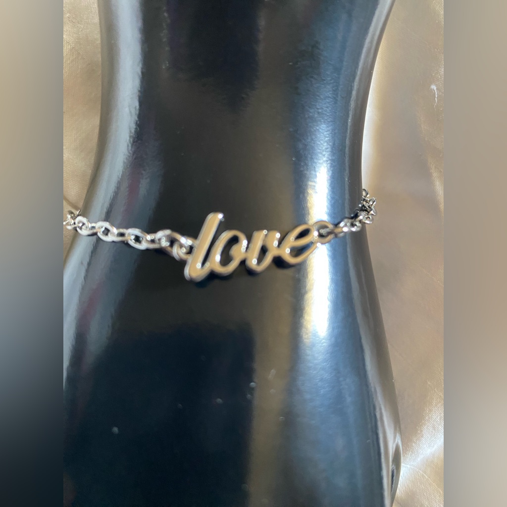 Rare Find Gorgeous Collectible Chain Bracelet Love